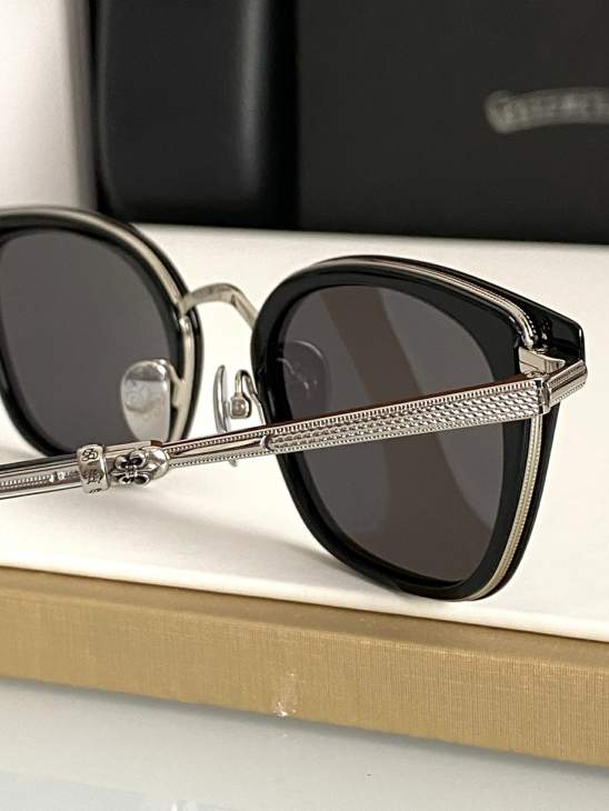 Picture of Chrome Hearts Sunglasses _SKUfw73376033fw
